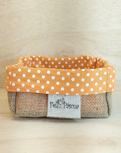 Cesta de Páscoa - Poá Laranja - Cesta de Presentes - Tag Personalizada - Juta & Tecido - comprar online