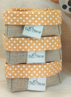 Cesta de Páscoa - Poá Laranja - Cesta de Presentes - Tag Personalizada - Juta & Tecido