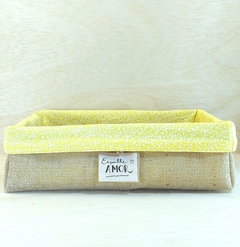 Cesta Dia das Mães - Floral Amarelo - Cesta de Presentes - Tag Personalizada - Juta & Tecido
