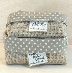 Cesta Poá - Contém Amor - Caramelo - Cesta de Presentes - Tag Personalizada - Juta & Tecido - comprar online