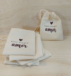 Saquinho Com Muito Amor - Lembrancinha - Estampa Personalizada - Algodão Cru com Cordão Embutido - 10x13cm - comprar online