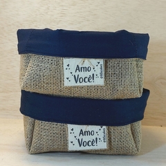 Cesta Dia dos Namorados - Tons de Azul - Cesta de Presentes - Tag Personalizada - Juta & Tecido na internet