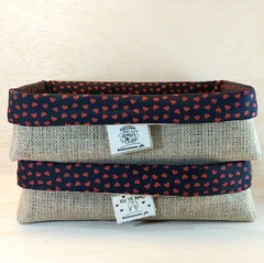 Cesta Dia dos Namorados - Corações Vermelhos - Cesta de Presentes - Tag Personalizada - Juta & Tecido - Craft.Mimo