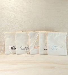 Saquinho Logotipo - Lembrancinha - Estampa Personalizada - Algodão Cru com Cordão Embutido - 10x13cm