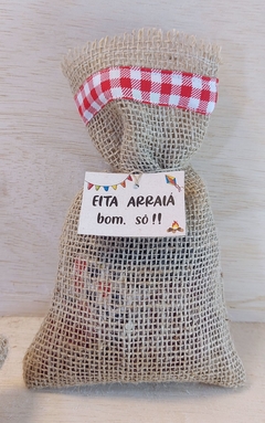 Saquinho de Juta Festa Junina - Detalhe em Tecido - Tag Personalizada - Lembrancinha