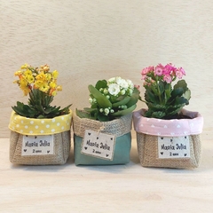 Cachepô Amarelo Poá - Espalhe Amor - Tag Personalizada - Juta & Tecido - Craft.Mimo