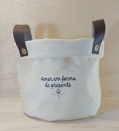 Cesto de Lona Cachepô - Amor em Forma de Presente - Brinde Personalizado