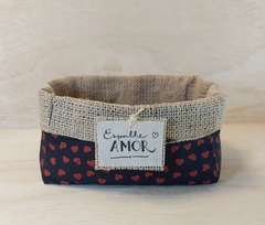 Cesta Corações Vermelhos - Fundo Preto - Amor - Cesta de Presentes - Tag Personalizada - Juta & Tecido - comprar online