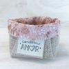 Cachepô Rosé Floral - Contém Amor - Tag Personalizada - Juta & Tecido