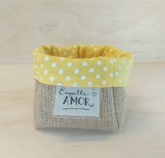 Cachepô Fé, Gratidão & Amor - Floral Amarelo - Tag Personalizada - Juta & Tecido - comprar online