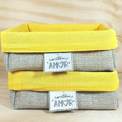 Cesta Juta & Linho - Contém Amor - Amarelo - Cesta de Presentes - Tag Personalizada