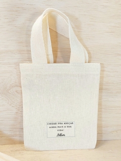 Sacolinha Minibag Amor em Forma de Presente - Personalizada - Estampa Padrão - Algodão Cru - Lembrancinha - comprar online
