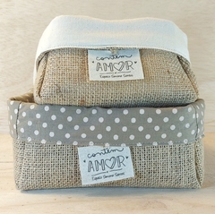 Cesta Poá - Contém Amor - Caramelo - Cesta de Presentes - Tag Personalizada - Juta & Tecido
