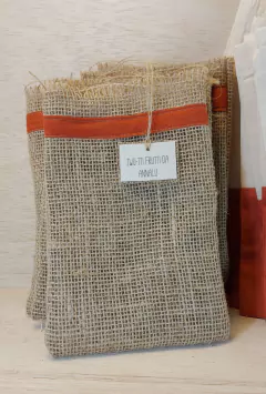 Saquinho de Juta Biscoitos - Logotipo - Detalhe em Tecido - Tag Personalizada - Lembrancinha - Craft.Mimo