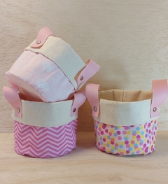 Cesto de Lona e Tecido - Quarto do Bebê - Rosa Bolinhas Coloridas - Cesta de Presentes - Personalizado - comprar online
