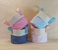 Cesto de Lona e Tecido - Quarto do Bebê - Rosa Bolinhas Coloridas - Cesta de Presentes - Personalizado - Craft.Mimo