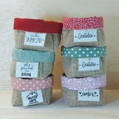 Imagem do Cachepô Vermelho e Rosé - Estampas & Frases - Tag Personalizada - Juta & Tecido