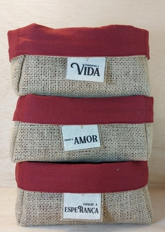 Imagem do Cesta Juta & Linho - Com Amor - Linho Vermelho e Algodão Cru - Logotipo - Cesta de Presentes - Tag Personalizada