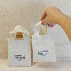 Sacolinha Minibag Cheguei Trazendo Luz - Personalizada - Estampa Padrão - Algodão Cru - Lembrancinha de Nascimento na internet