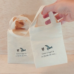 Sacolinha Minibag Aniversário - Fundo do Mar - Personalizada - Estampa Padrão - Algodão Cru - Lembrancinha de Aniversário - comprar online