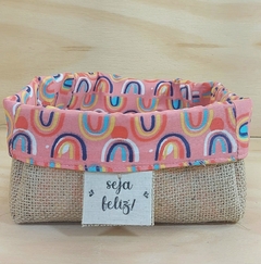 Cesta Festival Rosa - Bolinhas - Zig Zag - Juta e Tecido - Tag Personalizada - Lembrancinha de Aniversário - Craft.Mimo