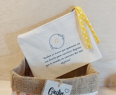 Necessaire Frase & Monograma - Carteira Personalizada - Lembrancinha Madrinhas e Padrinhos - Lona 100% Algodão - loja online