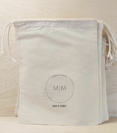 Kit Desconto Saco Cordão com Saquinho Cordão e Saquinho de Amarrar - Iniciais do Casal - Unidos pelo Coração - Estampa Padrão Personalizada - Algodão Cru - Cordão Embutido - Lembrancinha - comprar online