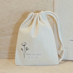 Saquinho Save The Date - Convite - Lembrancinha - Estampa Personalizada - Algodão Cru com Cordão Embutido - 10x13cm