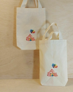 Sacolinha Minibag Metoo Doll - Opção Para Meninos - Personalizada - Estampa Padrão - Algodão Cru - Lembrancinha de Aniversário - comprar online