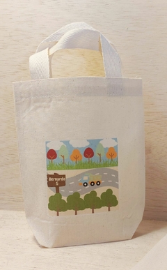 Sacolinha Minibag Caminhãozinho - Tema de Aniversário - Personalizada - Estampa Grande - Algodão Cru - Lembrancinha de Aniversário