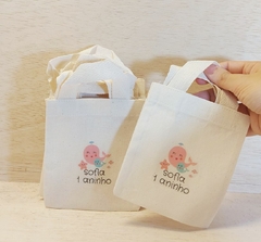 Sacolinha Minibag Mascotinho - Aniversário de Menino - Nome e Idade - Personalizada - Estampa Padrão - Algodão Cru - Lembrancinha de Aniversário - loja online