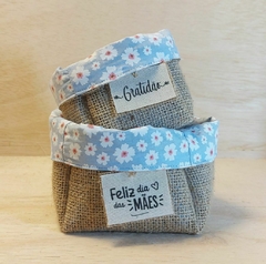 Cachepô Listras Caramelo - Juta e Tecido - Cestinho - Dia das Mães - Lembrancinha - Craft.Mimo