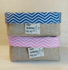 Cesta Zig Zag Azul - Seja Feliz - Juta e Tecido - Tag Personalizada - Lembrancinha de Aniversário - loja online