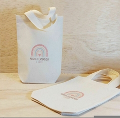 Sacolinha Minibag Arco-Íris Boho - Clássico - Rosé e Azul - Personalizada - Estampa Padrão - Algodão Cru - Lembrancinha de Aniversário na internet