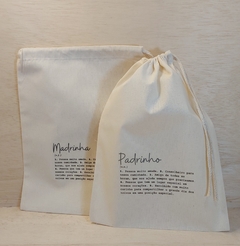 Kit Desconto Saco Cordão com Saquinho Cordão e Saquinho de Amarrar - Iniciais do Casal - Unidos pelo Coração - Estampa Padrão Personalizada - Algodão Cru - Cordão Embutido - Lembrancinha - loja online
