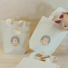 Sacolinha Minibag Arco-Íris Boho - Com Data - 1 Aninho - Personalizada - Estampa Padrão - Algodão Cru - Lembrancinha de Aniversário - comprar online