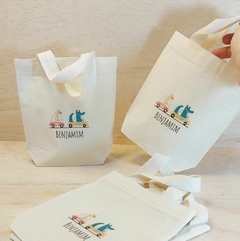 Sacolinha Minibag Caminhãozinho - Personalizada - Estampa Padrão - Algodão Cru - Lembrancinha de Aniversário - Craft.Mimo
