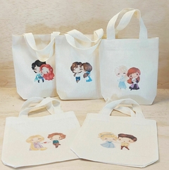 Sacolinha Minibag Baby Princesas e Príncipes - Estampa Grande - Algodão Cru