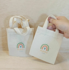 Sacolinha Minibag Arco Íris - Verde, Amarelo, Vermelho - Personalizada - Estampa Padrão - Algodão Cru - Lembrancinha de Aniversário