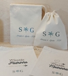 Saco Cordão Casamento na Praia - Impressão Dupla - Iniciais do Casal - Madrinha - Padrinho - Estampa Padrão Personalizada - Algodão Cru - Cordão Embutido - Lembrancinha