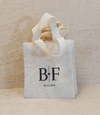 Sacolinha Minibag Iniciais do Casal - Linha com Coração - Letras Fortes - Data - Personalizada - Estampa Padrão - Algodão Cru - Lembrancinha de Casamento