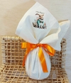 Embrulho de Páscoa Coelho Vintage Gravatinha - Algodão Cru - Personalizado - Embalagem para Ovo de Páscoa