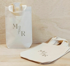 Sacolinha Minibag Brasão com Flores - Casamento - Personalizada - Estampa Grande - Algodão Cru - Lembrancinha de Casamento na internet