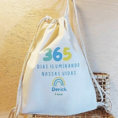 Saco Mochila 365 dias - Lembrancinha de Aniversário - Algodão Cru - Personalizada - comprar online