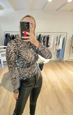 REMERA ESTEFANI en internet