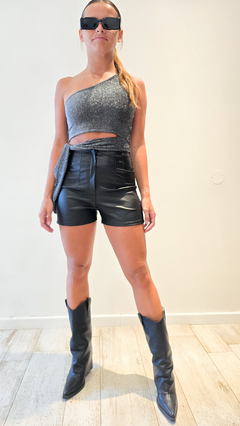 SHORT AMY-negro- en internet