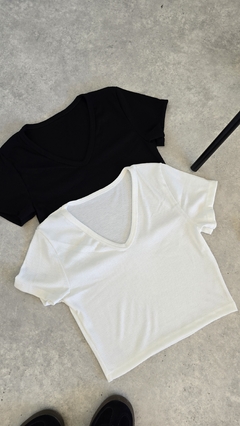 PACK REMERA ESCOTE EN V ENVIVADO X 2 - PRIET