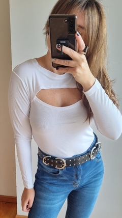 REMERA RECORTE en internet