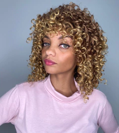 Peruca Cacheada Loira com Mechas Curta Média Black Power - loja online