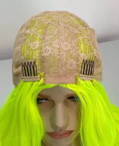 Peruca verde neon amarela lisa com divisão ao meio 70cm - loja online